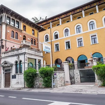 Ξενοδοχείο Garda Family House